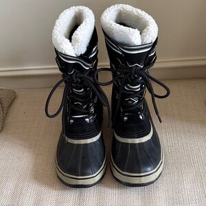 Sorel Black and White Patterned Snow Boots